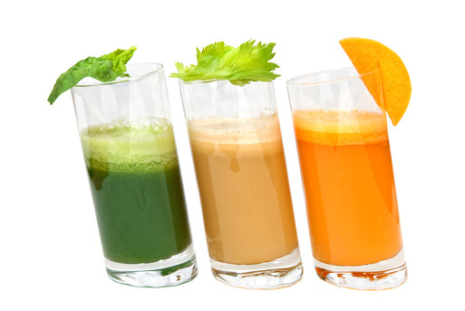 Juicing Fruits and vegetables with Juicer